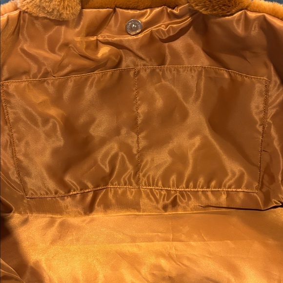 LEDDA Furry Tote Bag - Picture 3 of 3